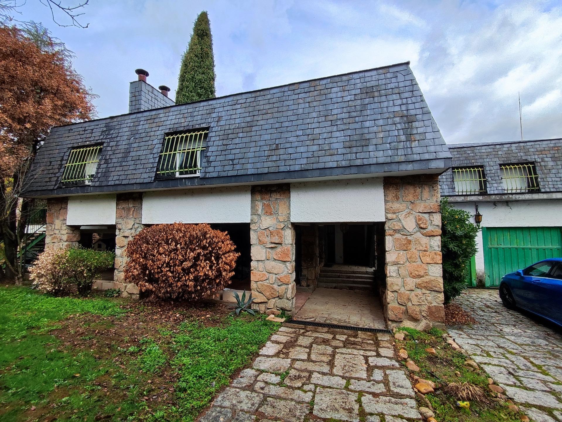 SPECTACULAR DETACHED CHALET IN SOTO DEL REAL, MADRID