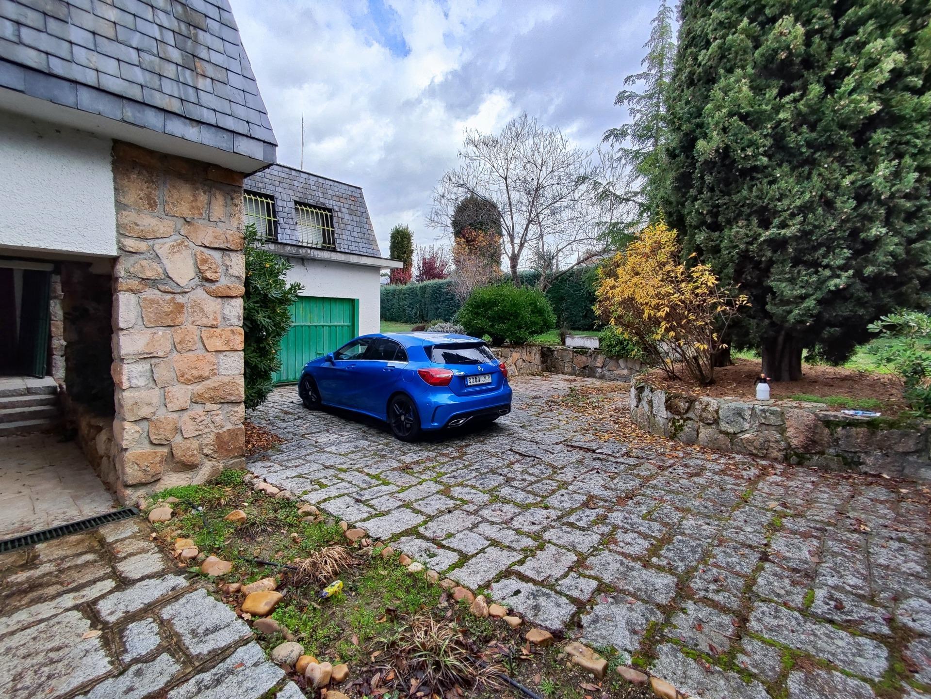 SPECTACULAR DETACHED CHALET IN SOTO DEL REAL, MADRID