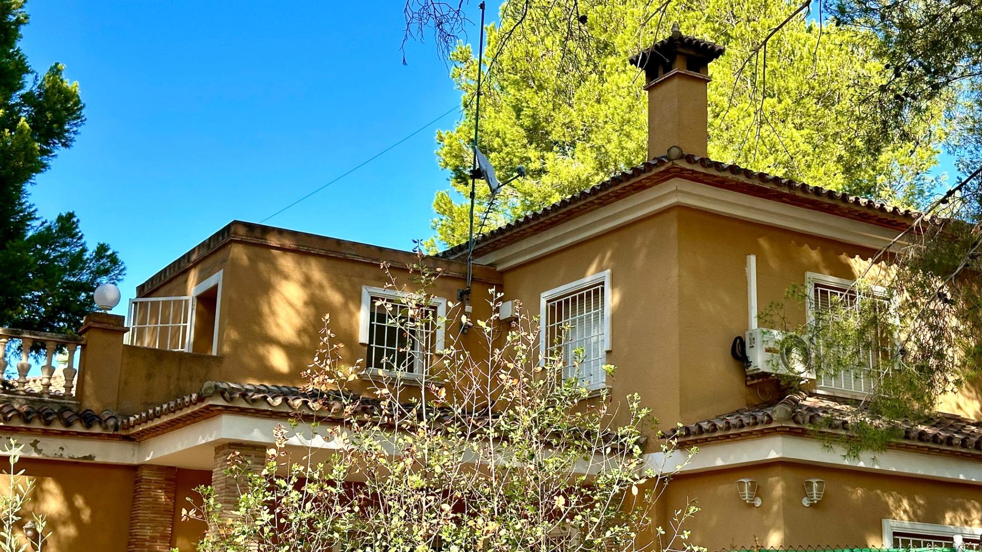 23-5 Detached villa close to the sea in Las Rotas