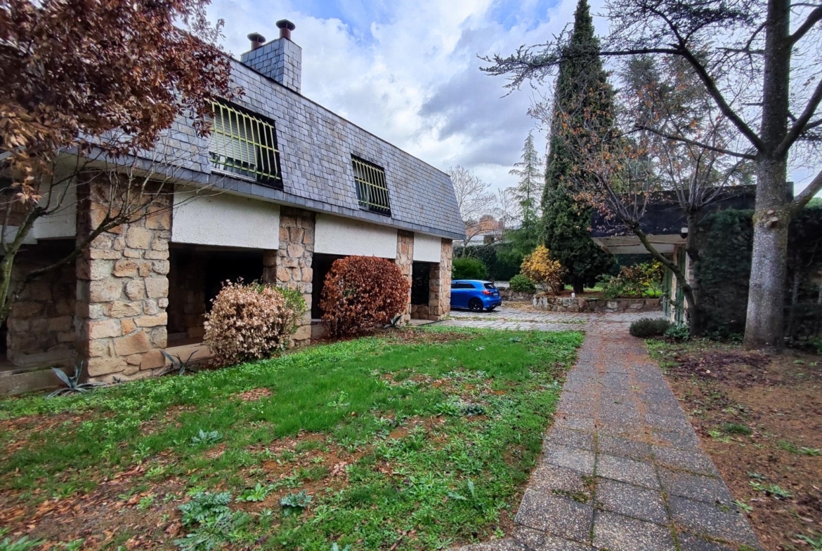 SPECTACULAR DETACHED CHALET IN SOTO DEL REAL, MADRID
