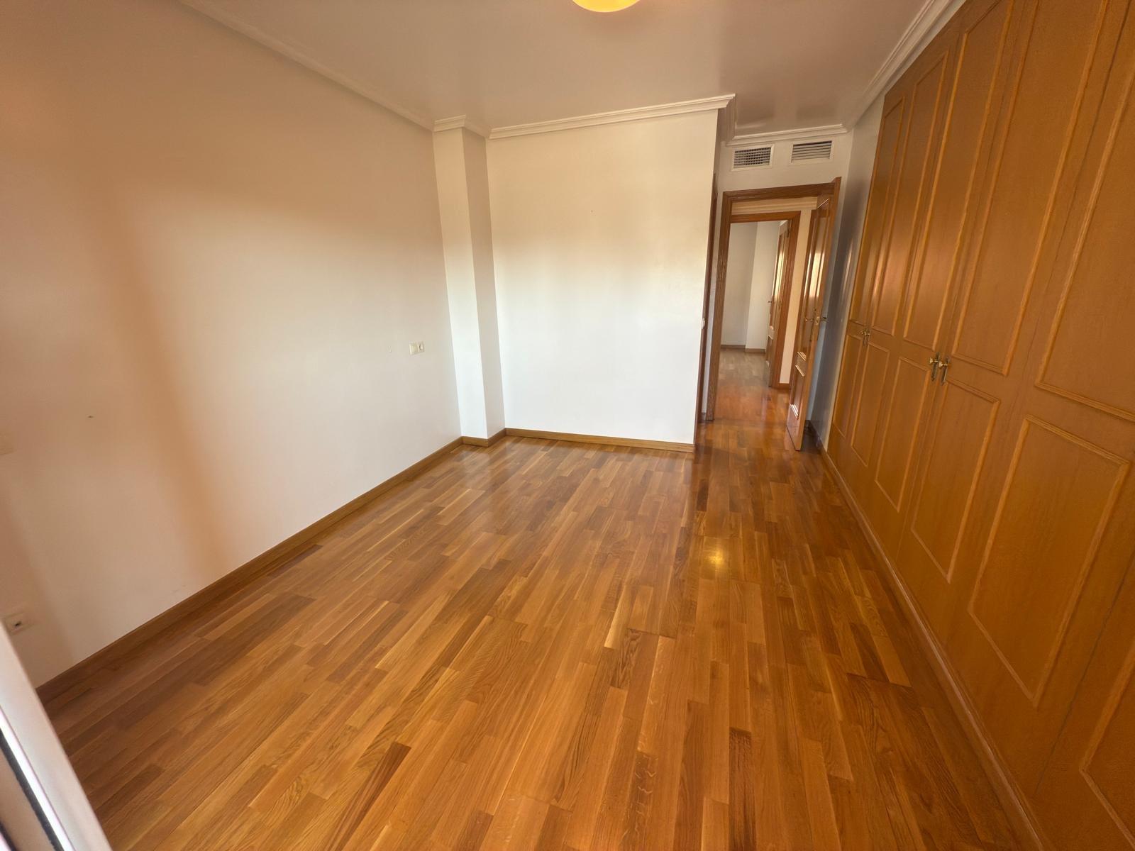 26-16 Impecable vivienda en urbanización trangua cerca de la playa