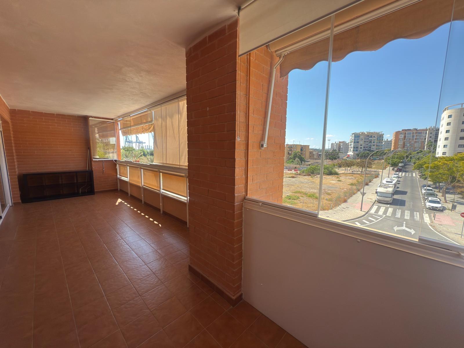 26-8 Impecable vivienda en urbanización trangua cerca de la playa