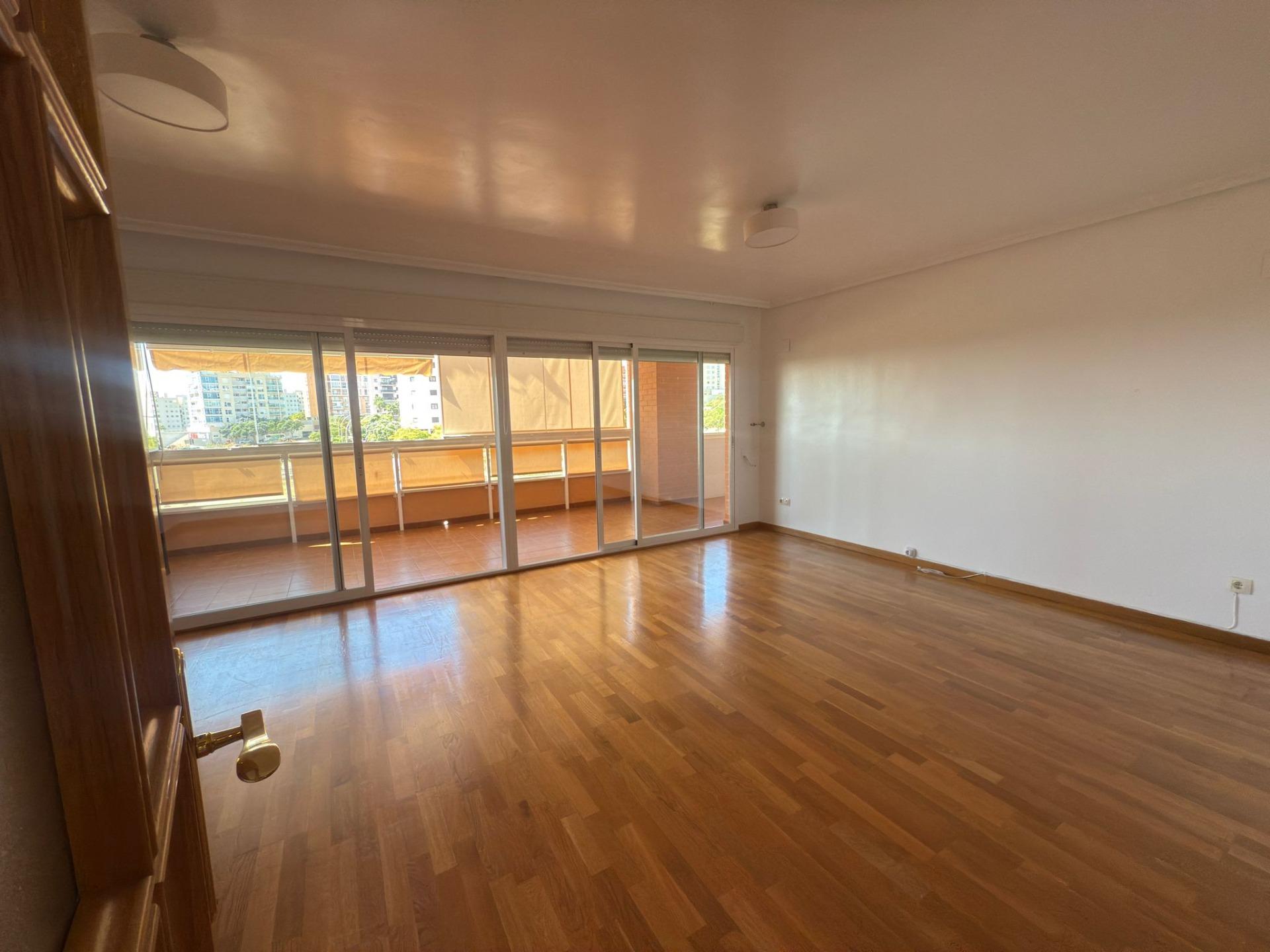 26-9 Impecable vivienda en urbanización trangua cerca de la playa