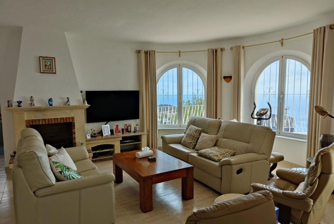 EXCLUSIVA VILLA INDEPENDIENTE EN CUMBRE DEL SOL