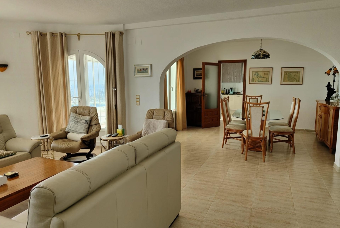 EXCLUSIVA VILLA INDEPENDIENTE EN CUMBRE DEL SOL