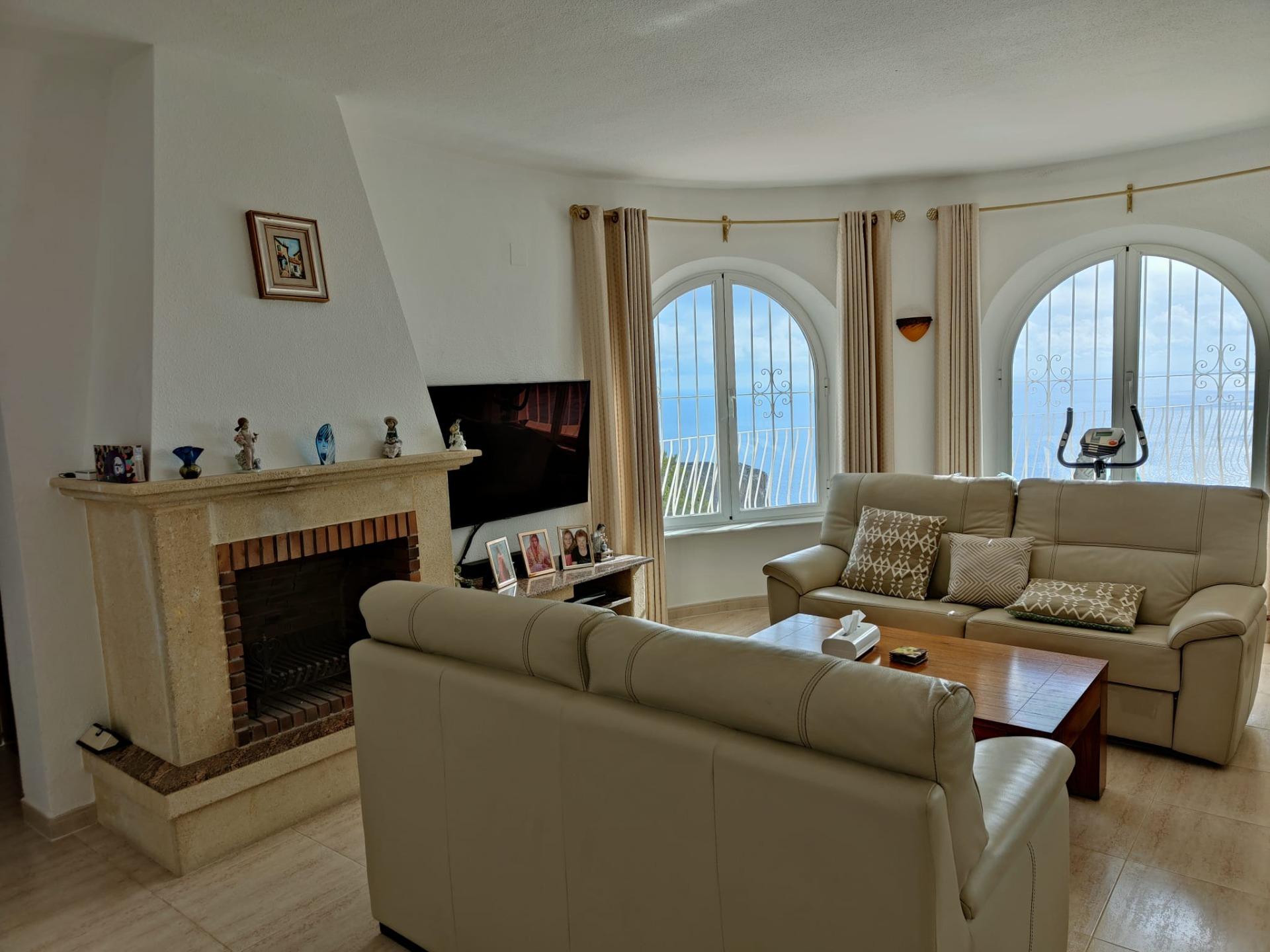 EXCLUSIVA VILLA INDEPENDIENTE EN CUMBRE DEL SOL