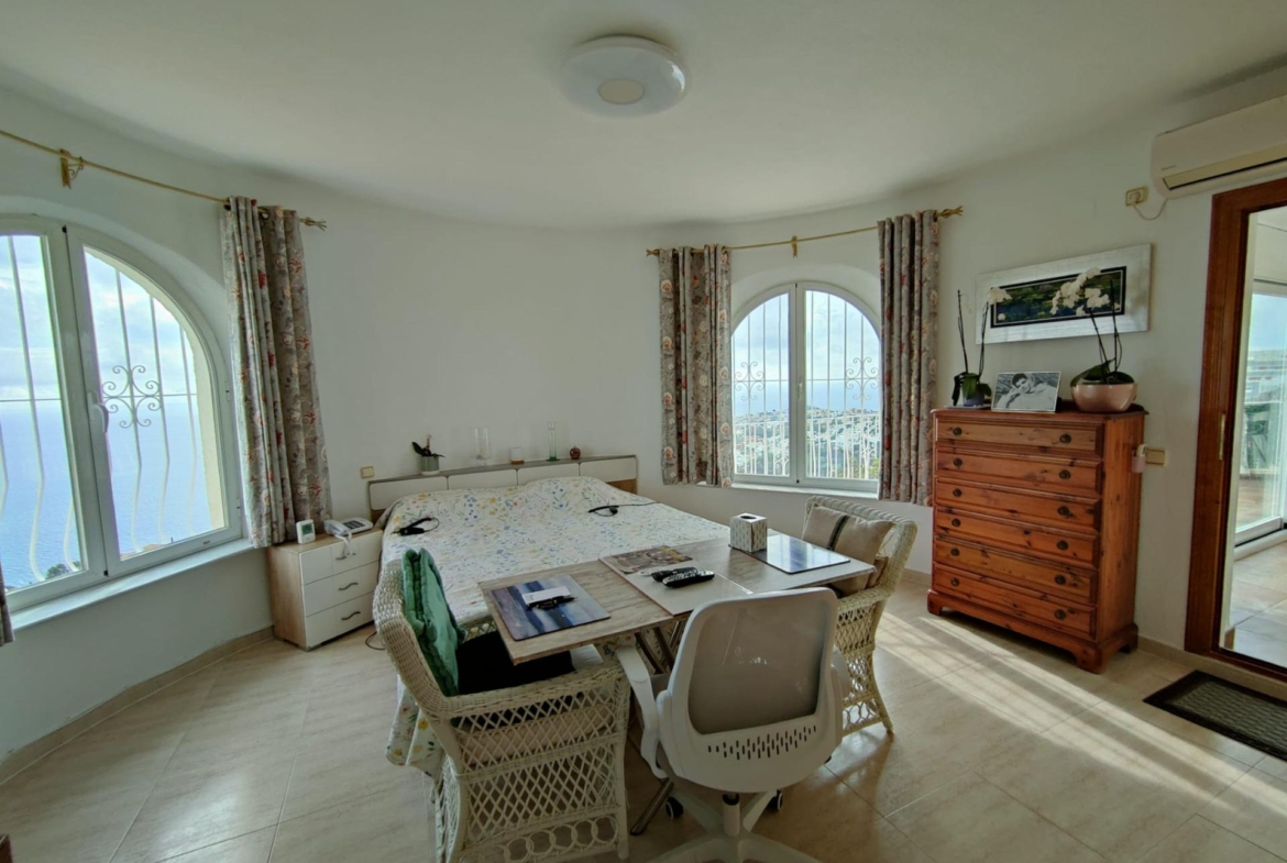 EXCLUSIVA VILLA INDEPENDIENTE EN CUMBRE DEL SOL