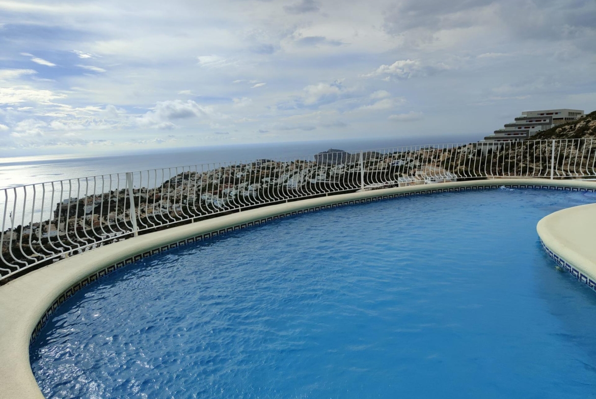 EXCLUSIVA VILLA INDEPENDIENTE EN CUMBRE DEL SOL