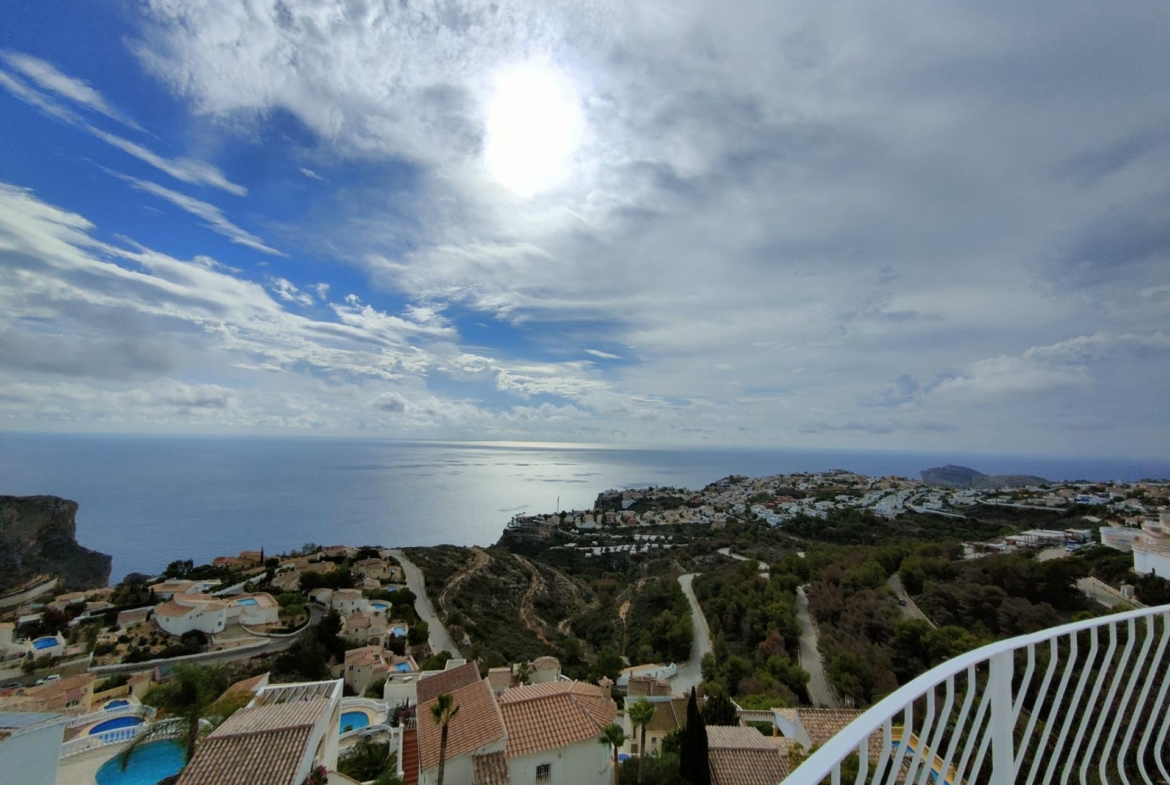 EXCLUSIVA VILLA INDEPENDIENTE EN CUMBRE DEL SOL