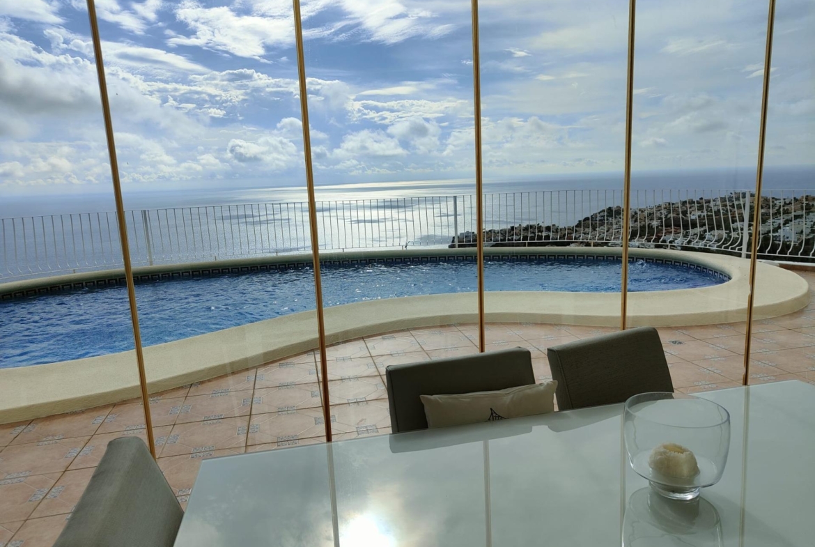 EXCLUSIVA VILLA INDEPENDIENTE EN CUMBRE DEL SOL