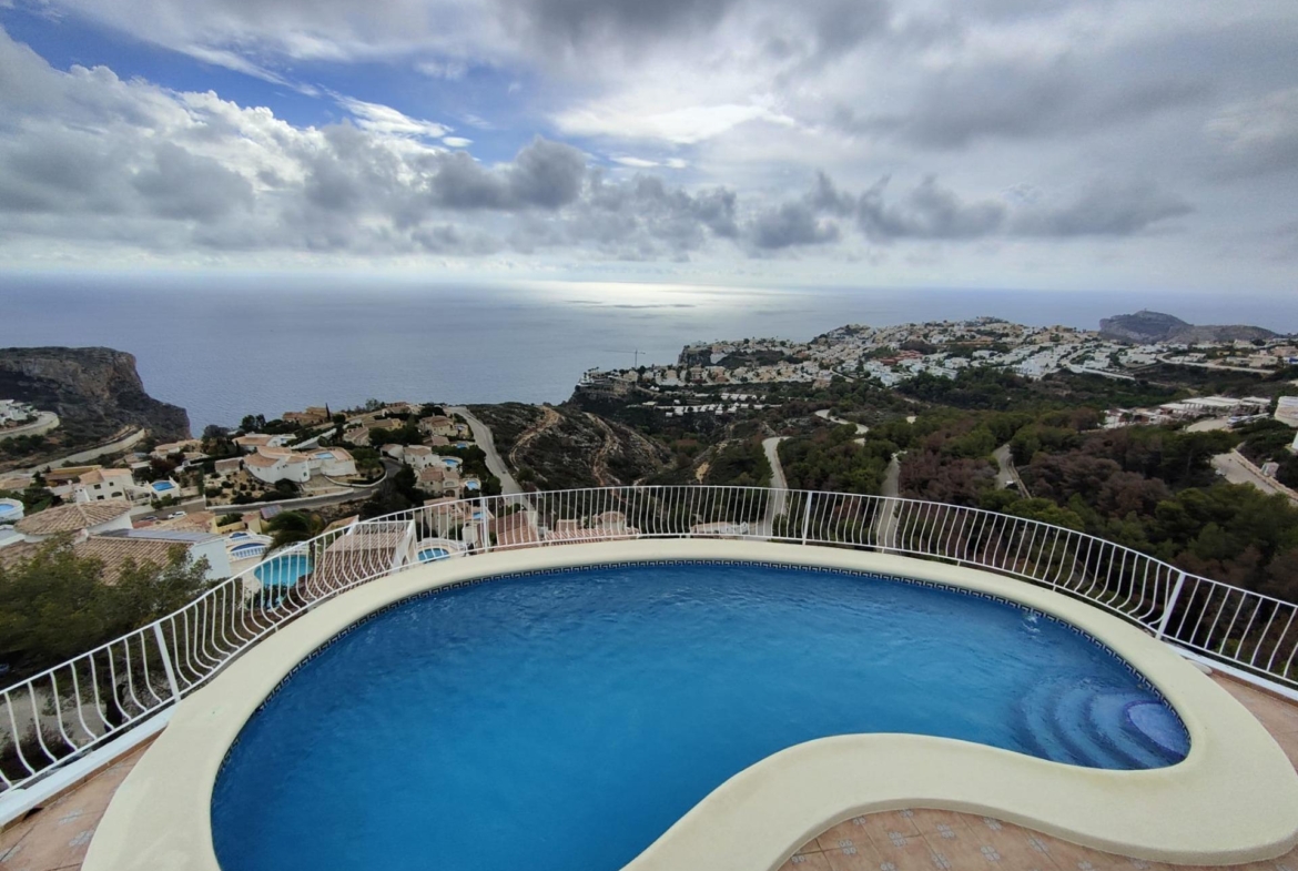 EXCLUSIVA VILLA INDEPENDIENTE EN CUMBRE DEL SOL