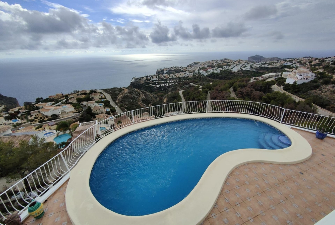 EXCLUSIVA VILLA INDEPENDIENTE EN CUMBRE DEL SOL
