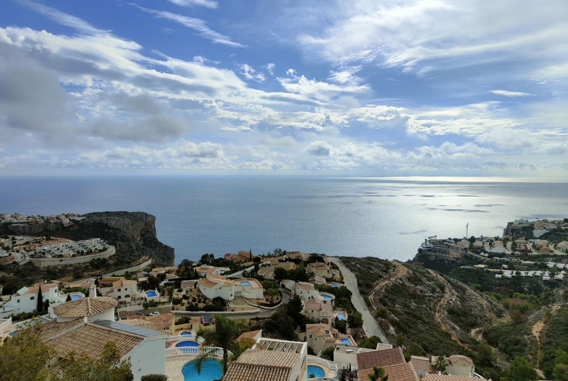 EXCLUSIVA VILLA INDEPENDIENTE EN CUMBRE DEL SOL
