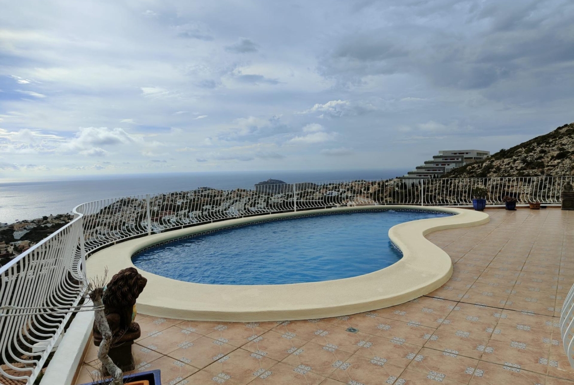 EXCLUSIVA VILLA INDEPENDIENTE EN CUMBRE DEL SOL