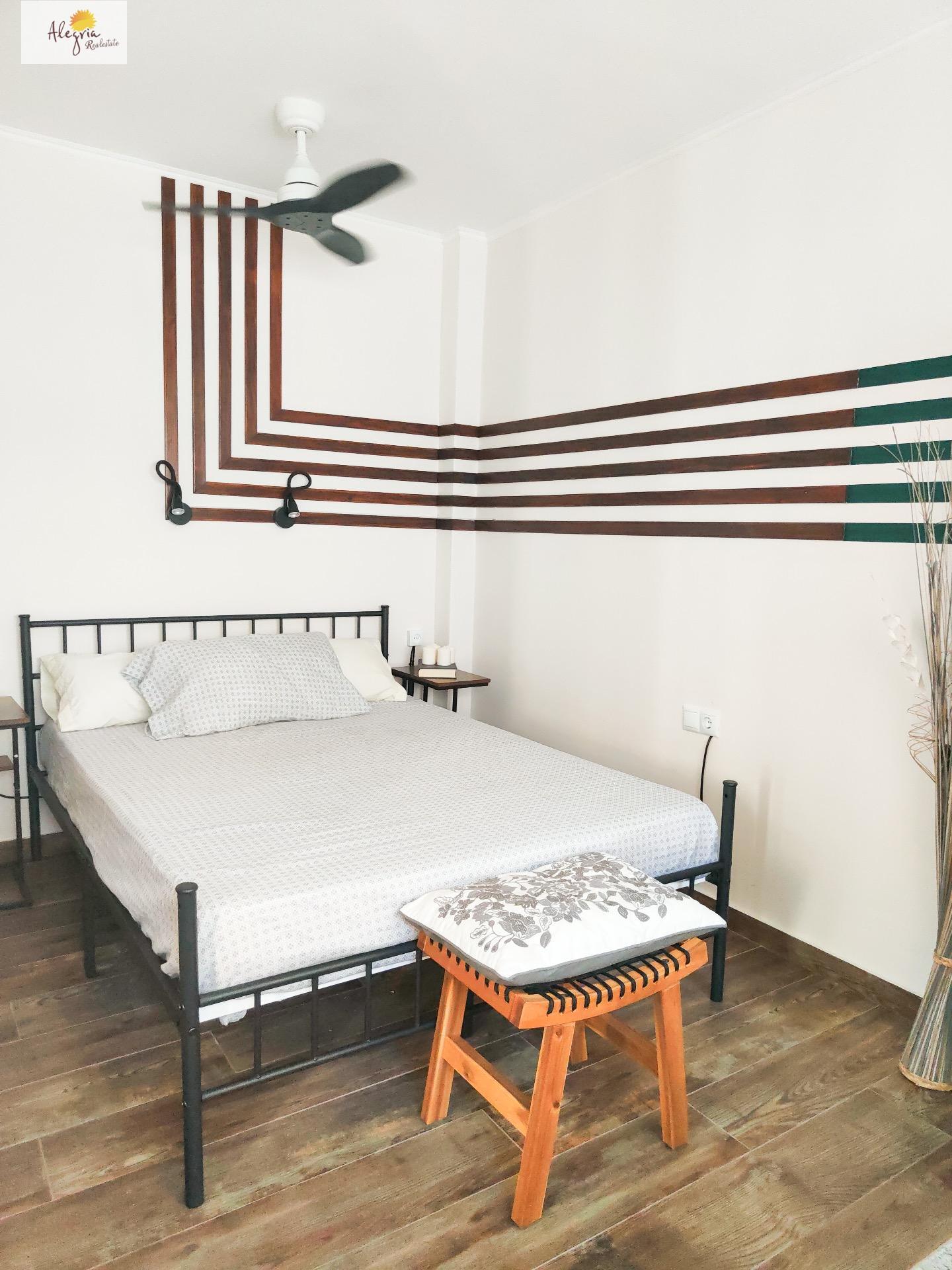 28-14 APARTHOTEL OF 4 COMPLETE FLATS WITH TOURIST LICENCE IN THE CENTRE OF ALICANTE FOR SALE