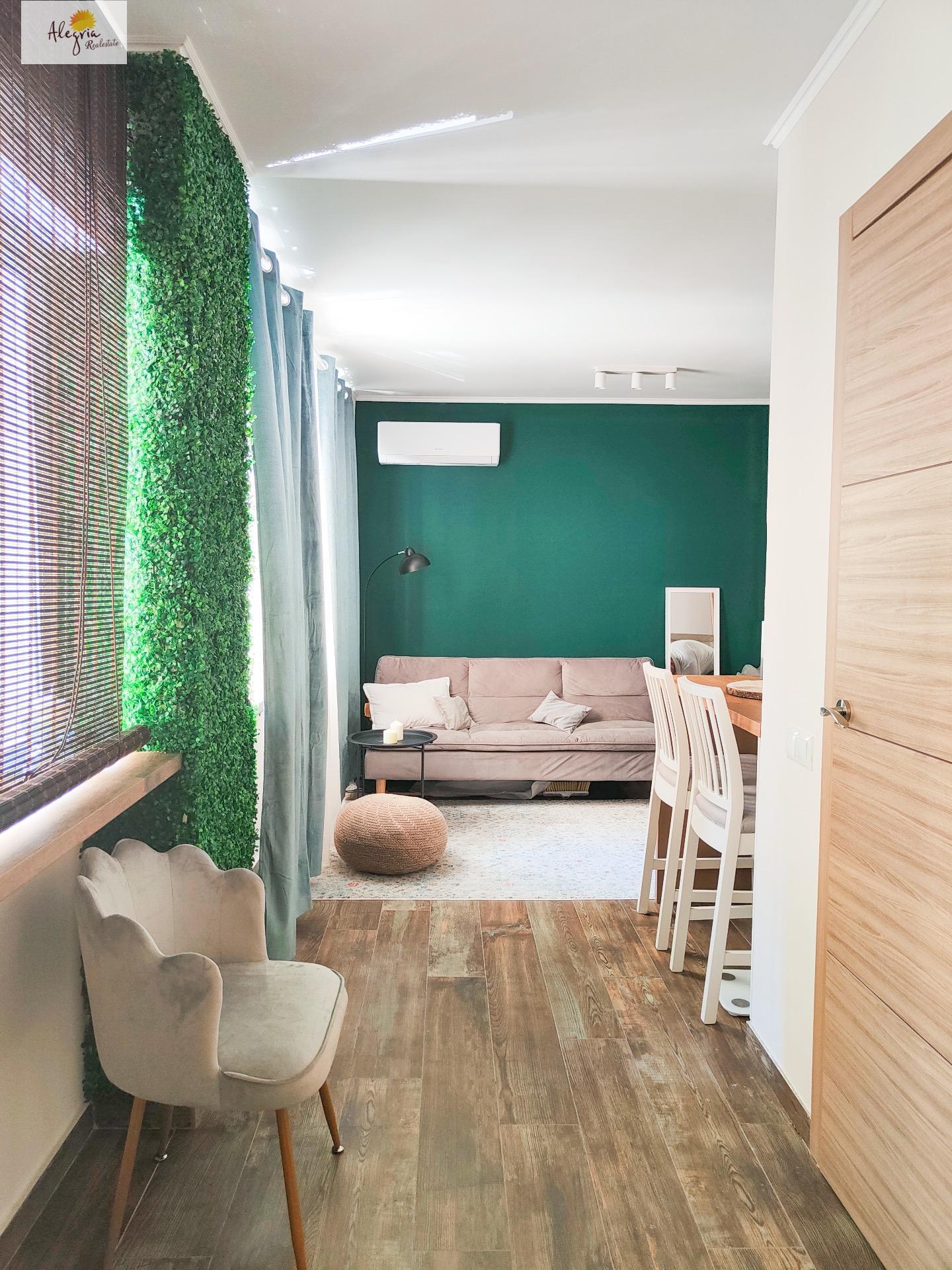 28-15 APARTHOTEL OF 4 COMPLETE FLATS WITH TOURIST LICENCE IN THE CENTRE OF ALICANTE FOR SALE