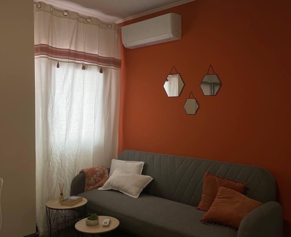APARTHOTEL OF 4 COMPLETE FLATS WITH TOURIST LICENCE IN THE CENTRE OF ALICANTE FOR SALE