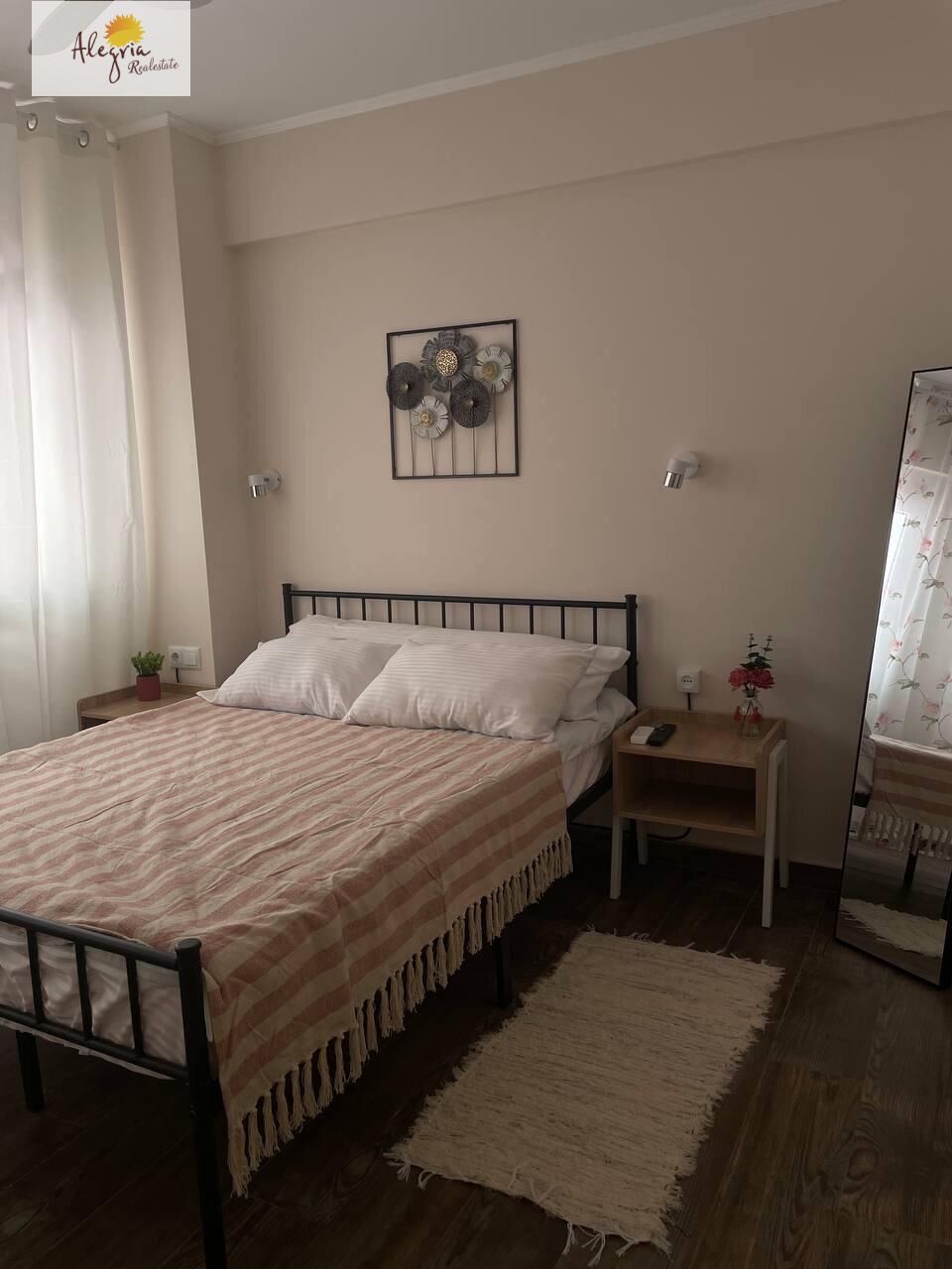 28-20 APARTHOTEL OF 4 COMPLETE FLATS WITH TOURIST LICENCE IN THE CENTRE OF ALICANTE FOR SALE