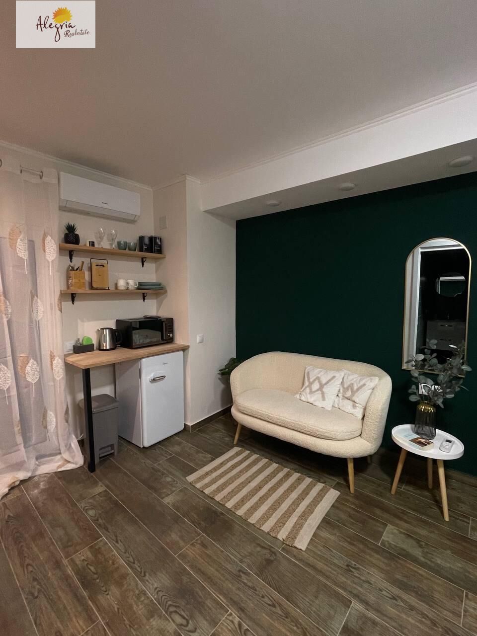 28-23 APARTHOTEL OF 4 COMPLETE FLATS WITH TOURIST LICENCE IN THE CENTRE OF ALICANTE FOR SALE