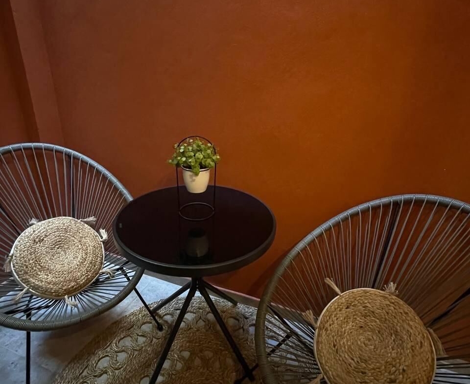 APARTHOTEL OF 4 COMPLETE FLATS WITH TOURIST LICENCE IN THE CENTRE OF ALICANTE FOR SALE