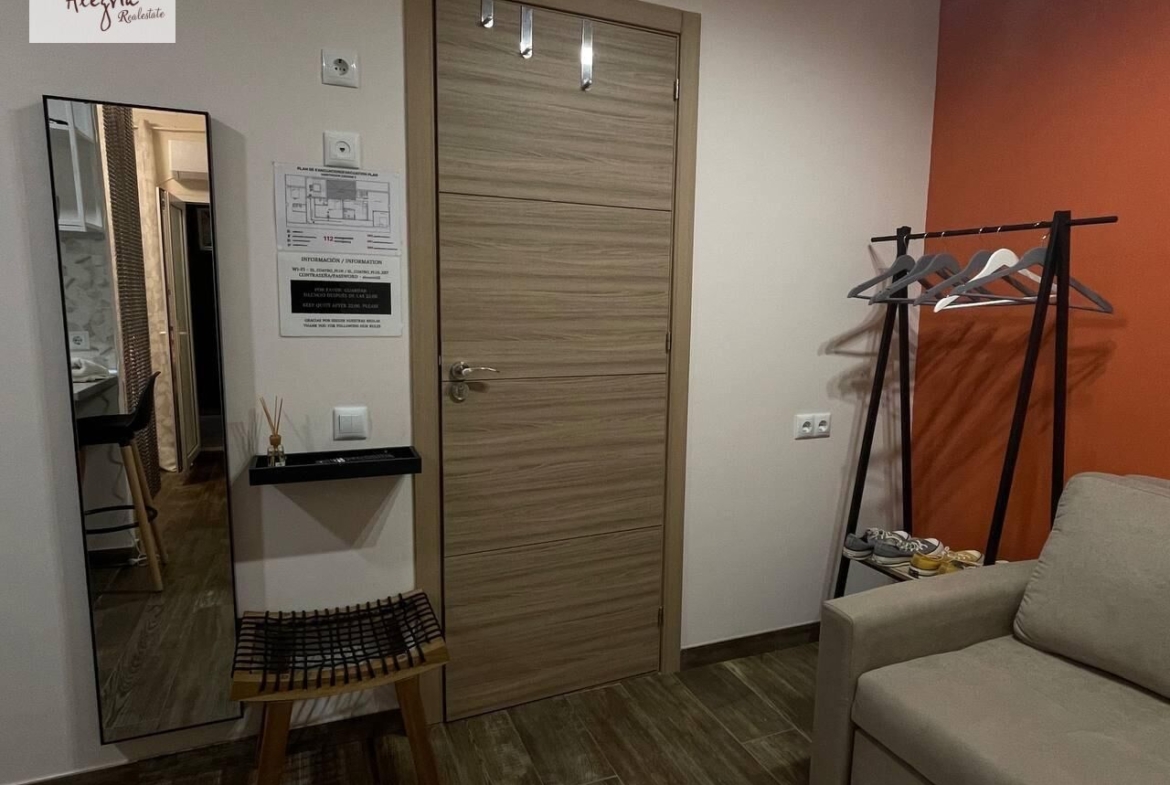 APARTHOTEL OF 4 COMPLETE FLATS WITH TOURIST LICENCE IN THE CENTRE OF ALICANTE FOR SALE