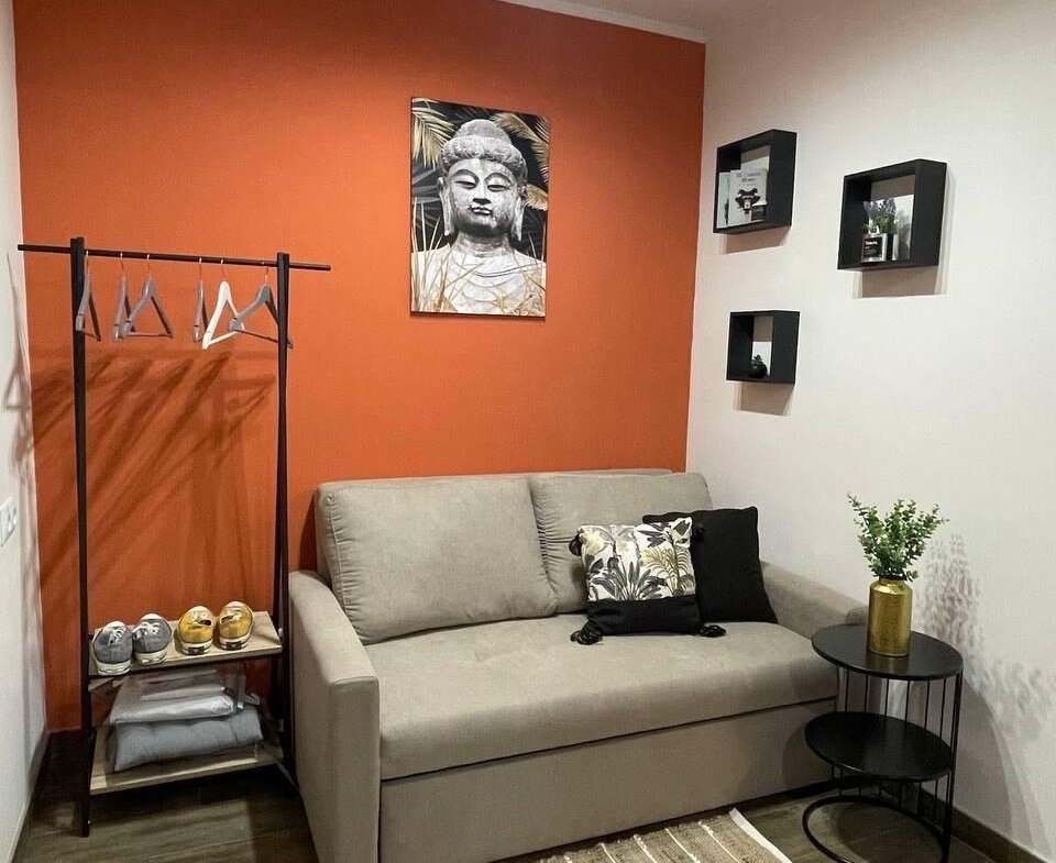 APARTHOTEL OF 4 COMPLETE FLATS WITH TOURIST LICENCE IN THE CENTRE OF ALICANTE FOR SALE