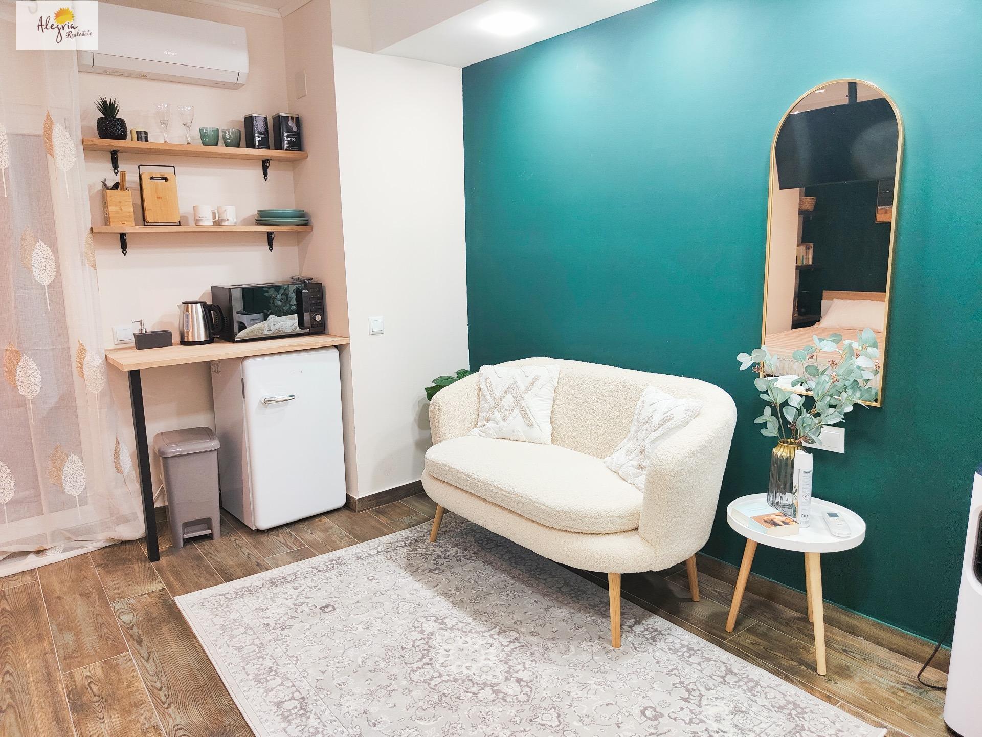 28-3 APARTHOTEL OF 4 COMPLETE FLATS WITH TOURIST LICENCE IN THE CENTRE OF ALICANTE FOR SALE