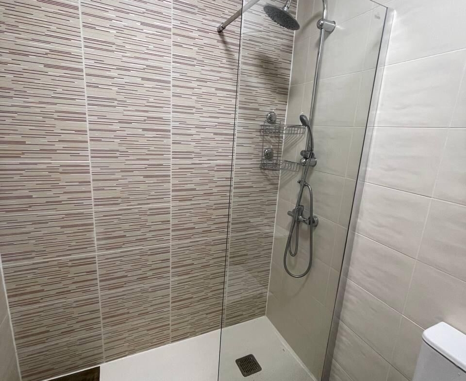 APARTHOTEL OF 4 COMPLETE FLATS WITH TOURIST LICENCE IN THE CENTRE OF ALICANTE FOR SALE