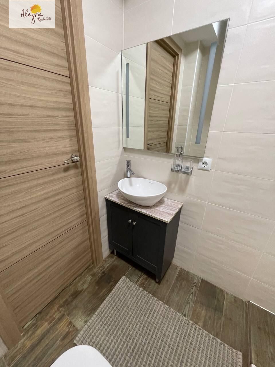 28-36 APARTHOTEL OF 4 COMPLETE FLATS WITH TOURIST LICENCE IN THE CENTRE OF ALICANTE FOR SALE