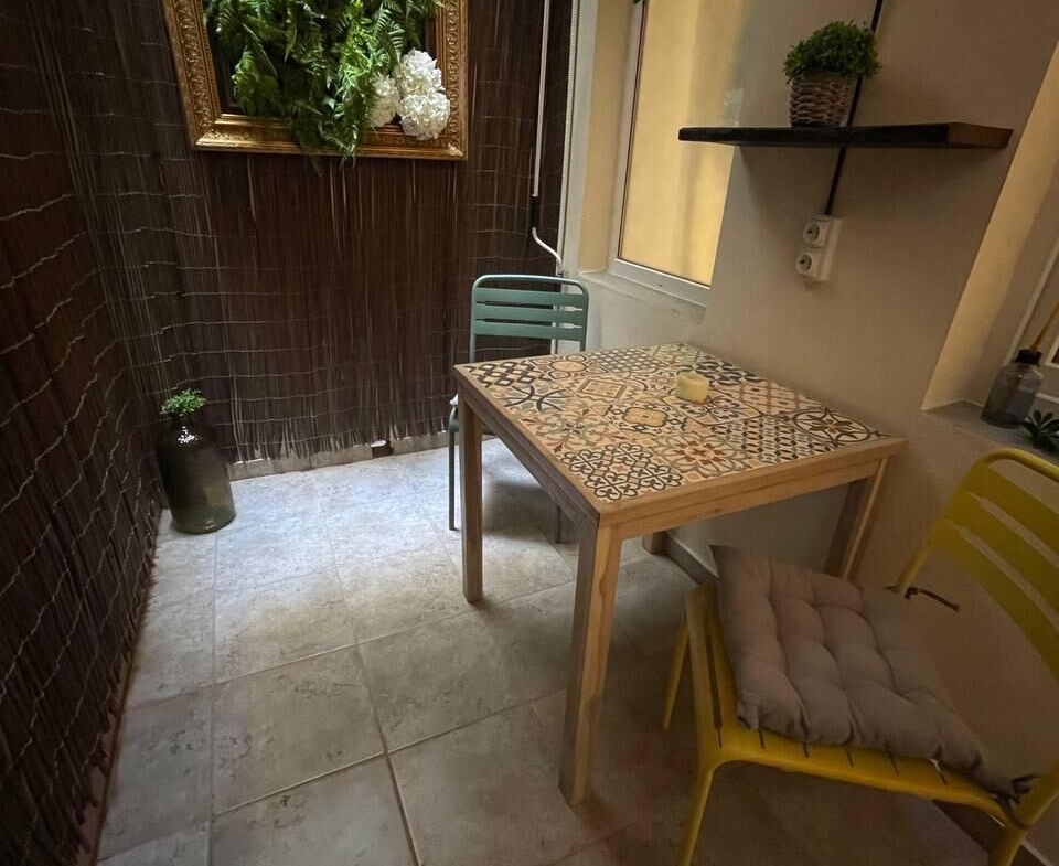 APARTHOTEL OF 4 COMPLETE FLATS WITH TOURIST LICENCE IN THE CENTRE OF ALICANTE FOR SALE