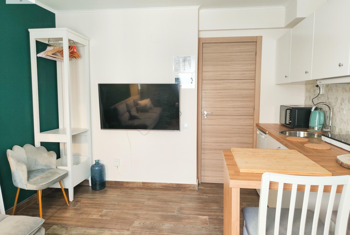 APARTHOTEL OF 4 COMPLETE FLATS WITH TOURIST LICENCE IN THE CENTRE OF ALICANTE FOR SALE