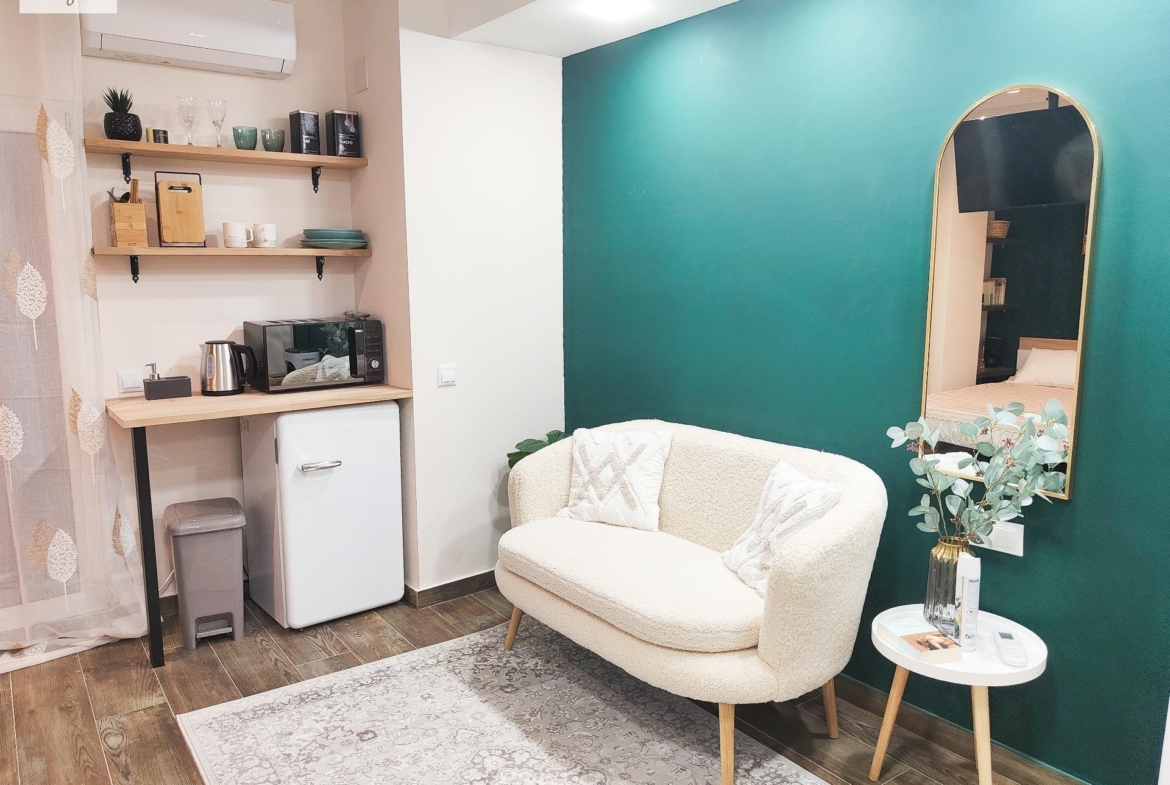 APARTHOTEL OF 4 COMPLETE FLATS WITH TOURIST LICENCE IN THE CENTRE OF ALICANTE FOR SALE