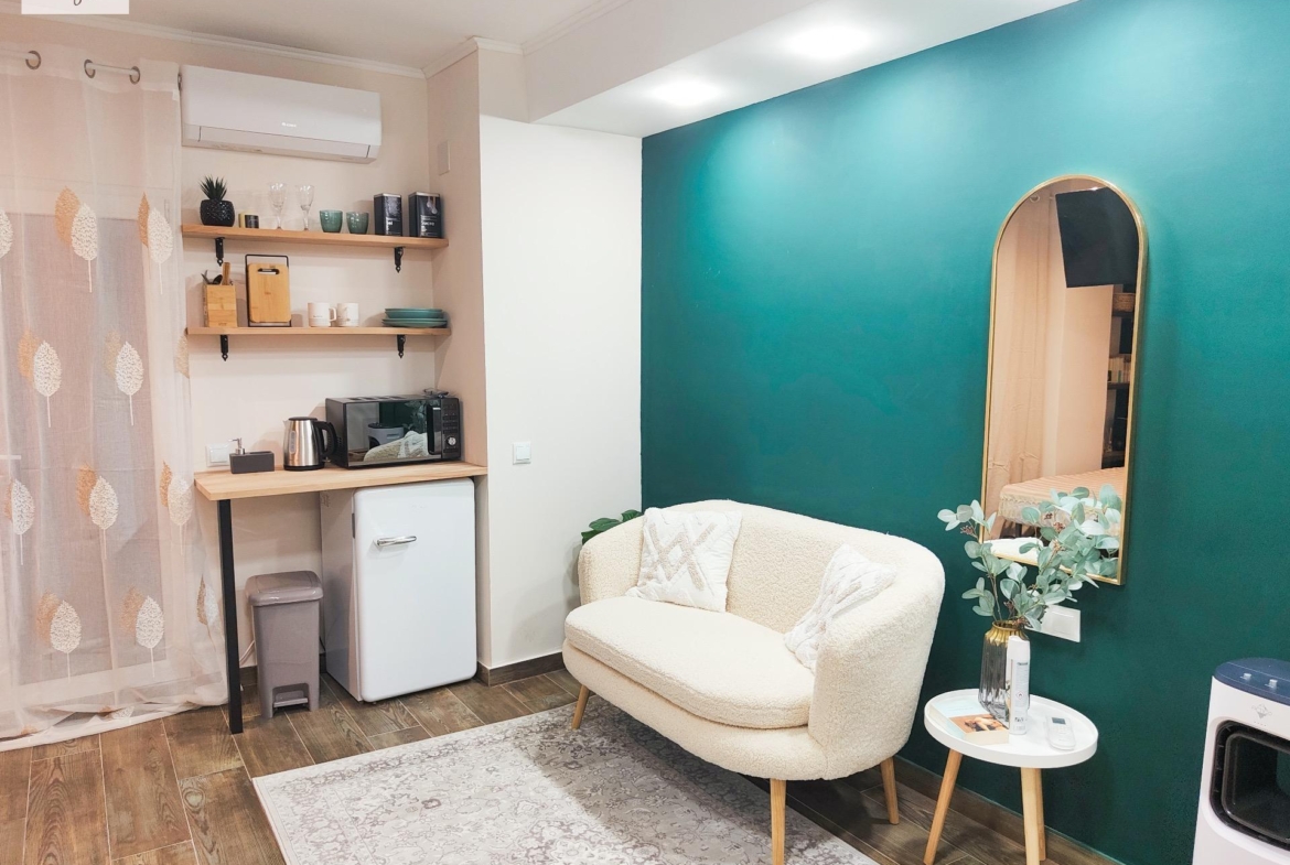 APARTHOTEL OF 4 COMPLETE FLATS WITH TOURIST LICENCE IN THE CENTRE OF ALICANTE FOR SALE