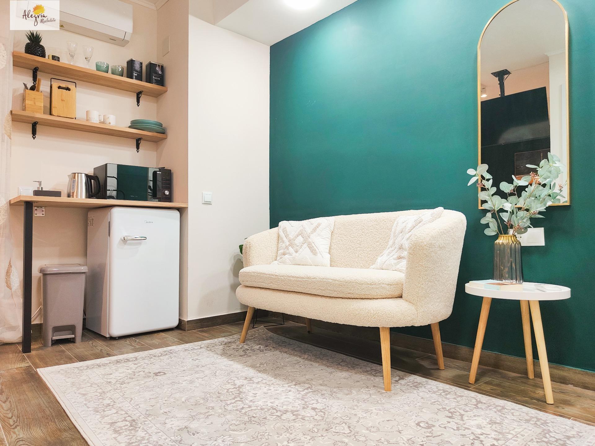 28-48 APARTHOTEL OF 4 COMPLETE FLATS WITH TOURIST LICENCE IN THE CENTRE OF ALICANTE FOR SALE