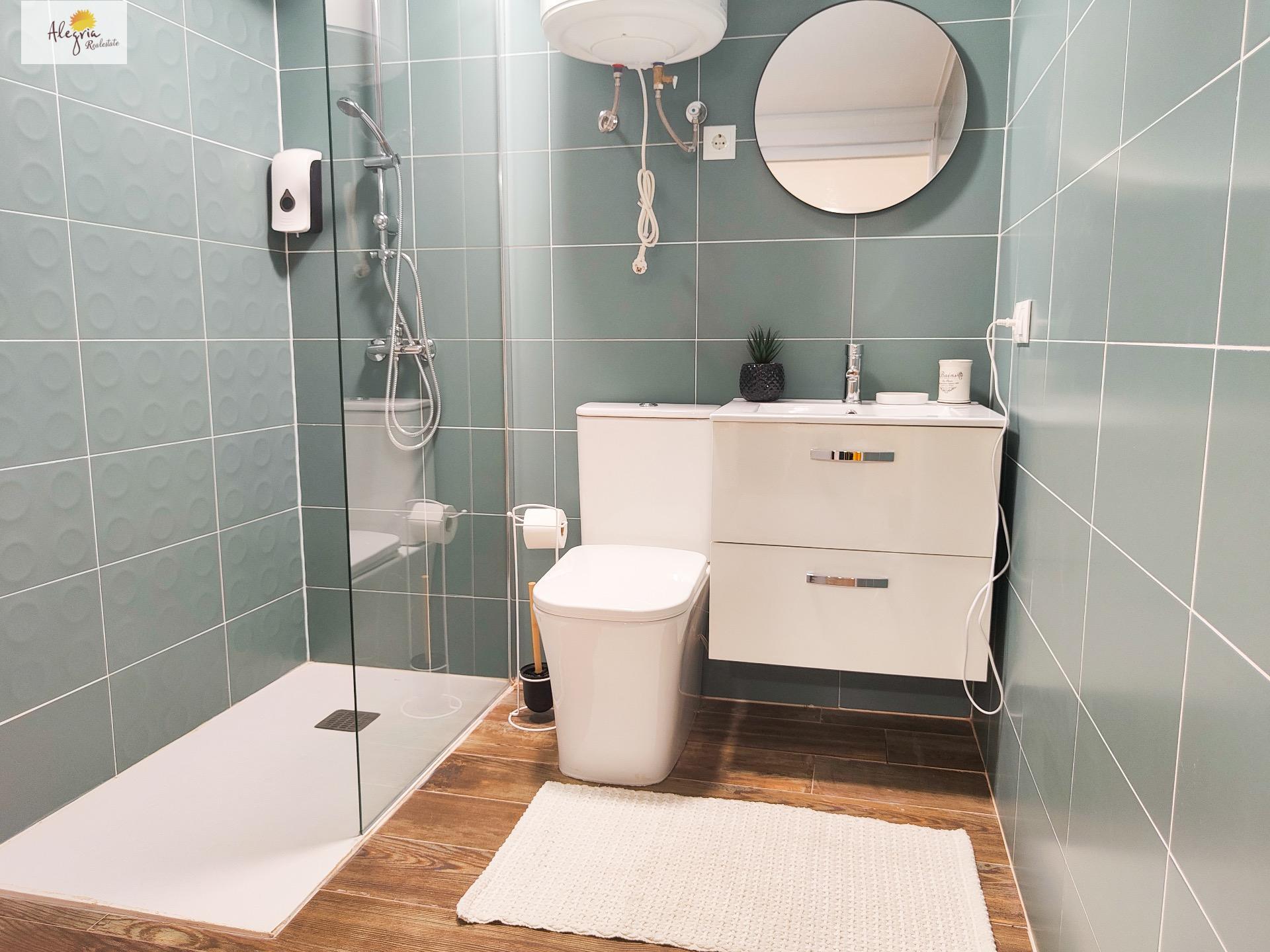 28-49 APARTHOTEL OF 4 COMPLETE FLATS WITH TOURIST LICENCE IN THE CENTRE OF ALICANTE FOR SALE