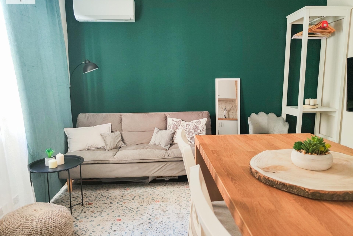 APARTHOTEL OF 4 COMPLETE FLATS WITH TOURIST LICENCE IN THE CENTRE OF ALICANTE FOR SALE