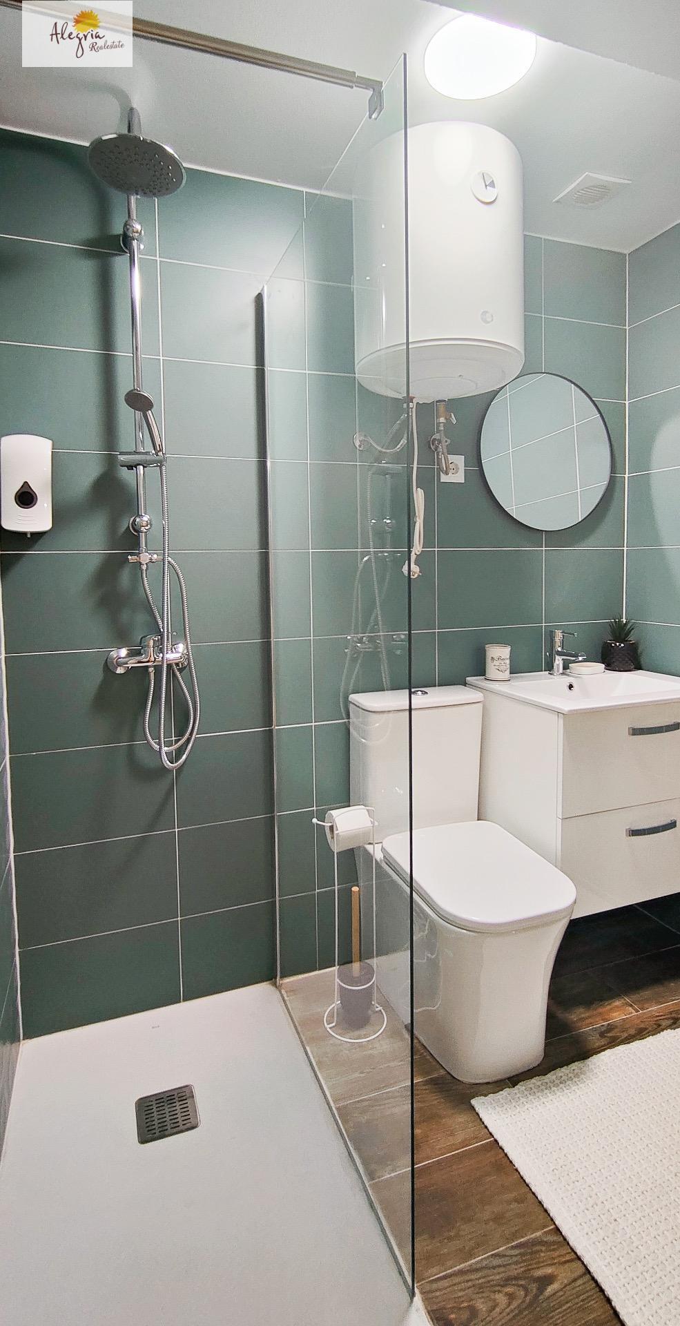 28-50 APARTHOTEL OF 4 COMPLETE FLATS WITH TOURIST LICENCE IN THE CENTRE OF ALICANTE FOR SALE