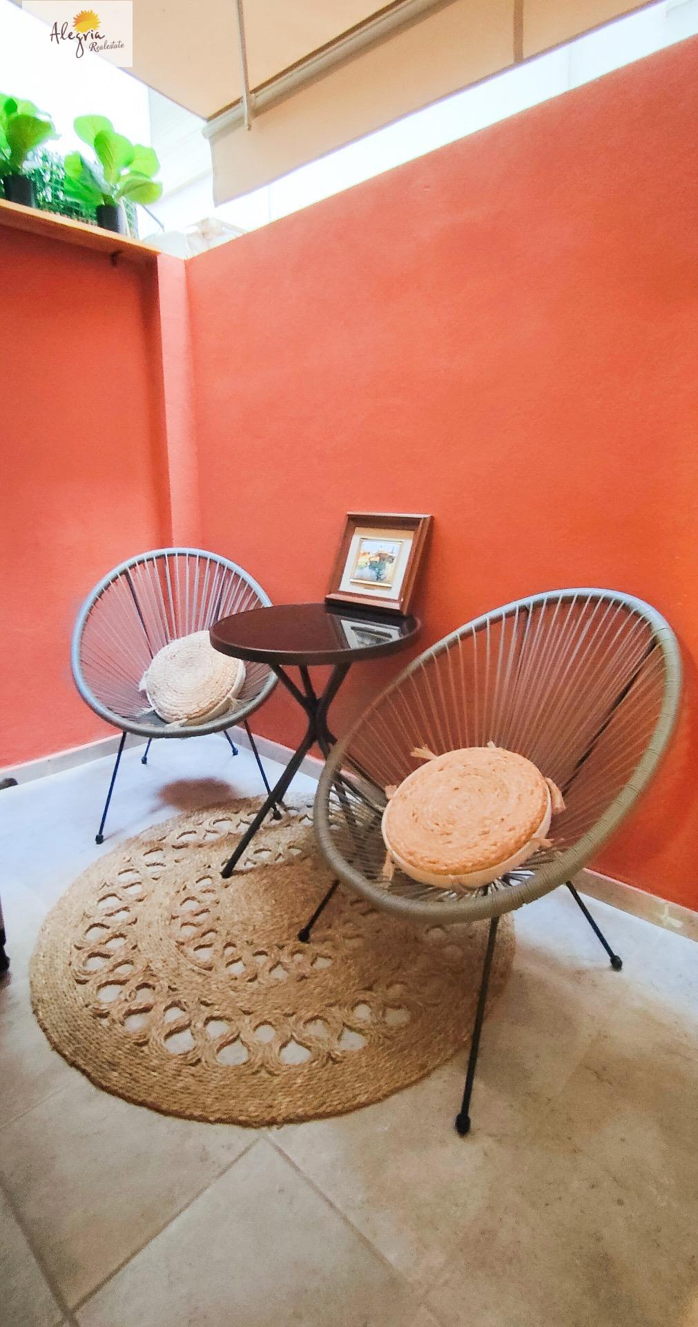 28-52 APARTHOTEL OF 4 COMPLETE FLATS WITH TOURIST LICENCE IN THE CENTRE OF ALICANTE FOR SALE