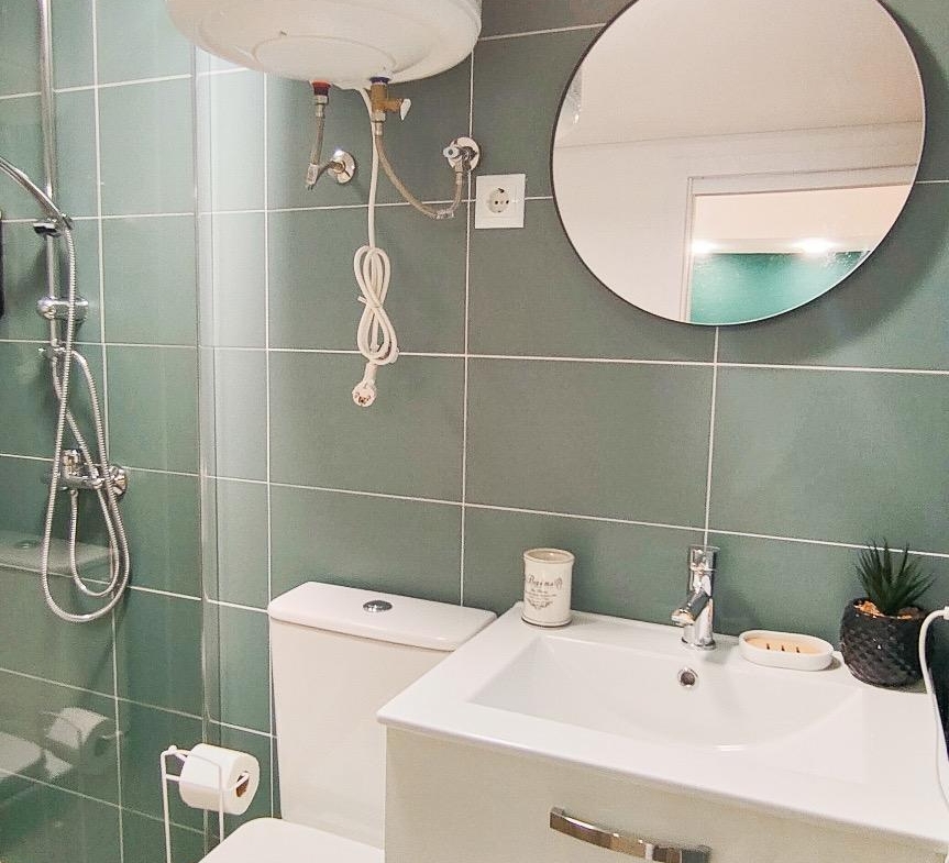 APARTHOTEL OF 4 COMPLETE FLATS WITH TOURIST LICENCE IN THE CENTRE OF ALICANTE FOR SALE