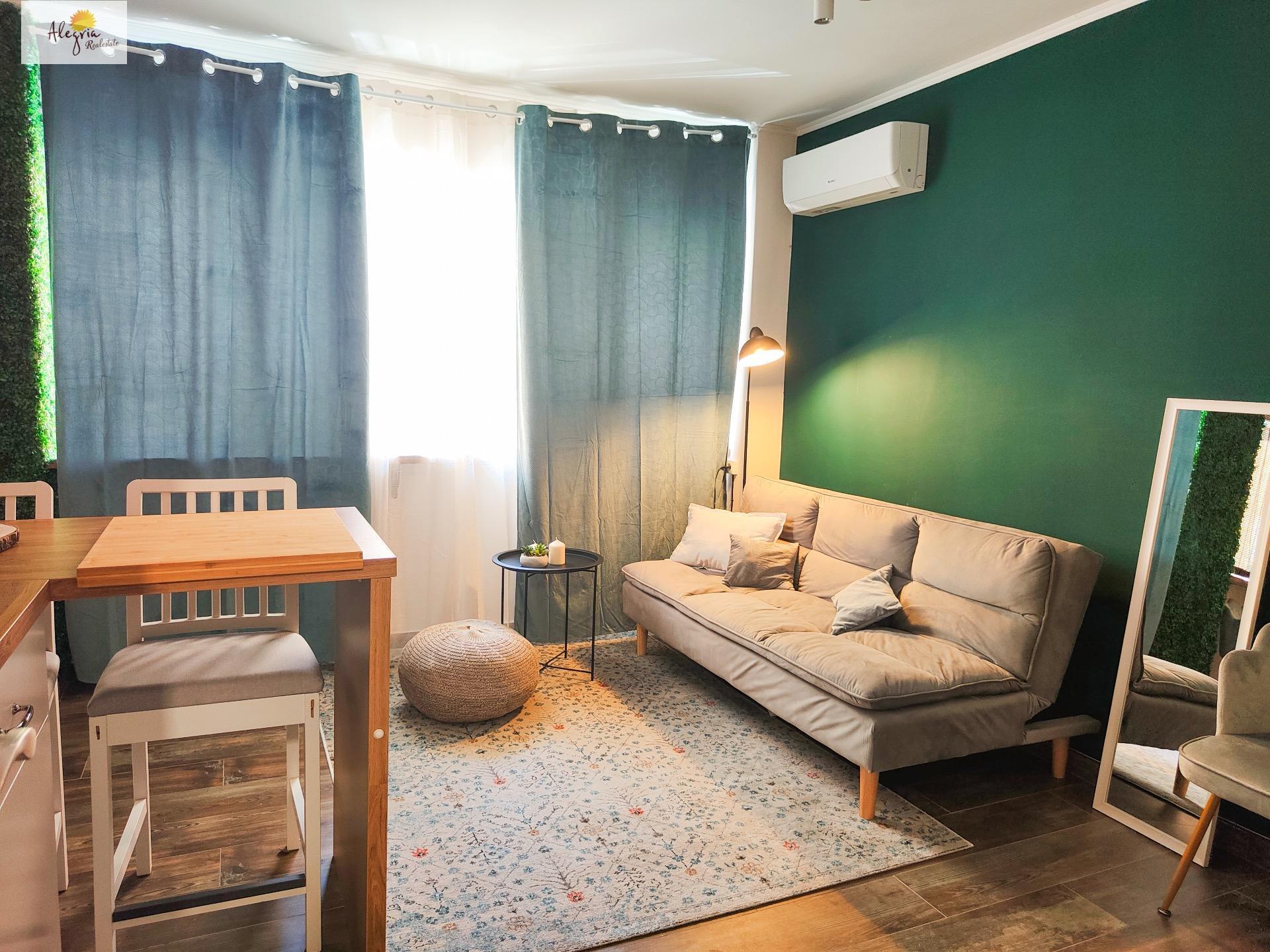 28-6 APARTHOTEL OF 4 COMPLETE FLATS WITH TOURIST LICENCE IN THE CENTRE OF ALICANTE FOR SALE