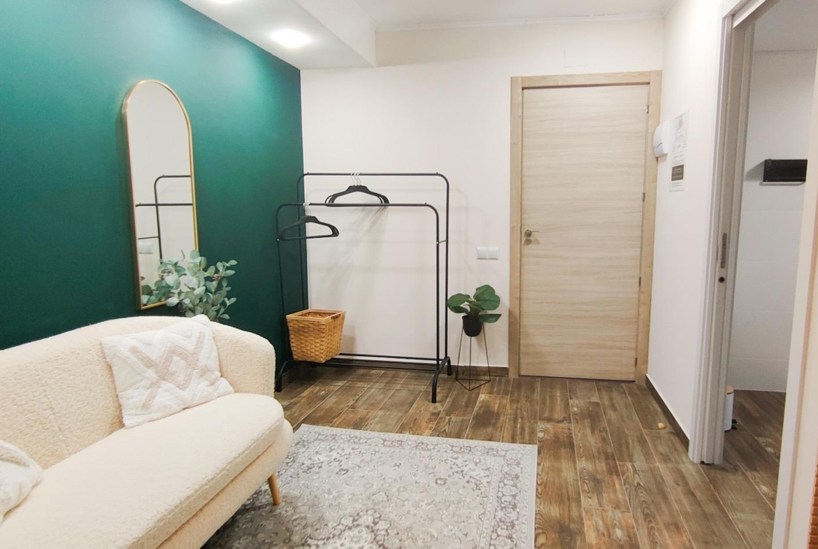 APARTHOTEL OF 4 COMPLETE FLATS WITH TOURIST LICENCE IN THE CENTRE OF ALICANTE FOR SALE