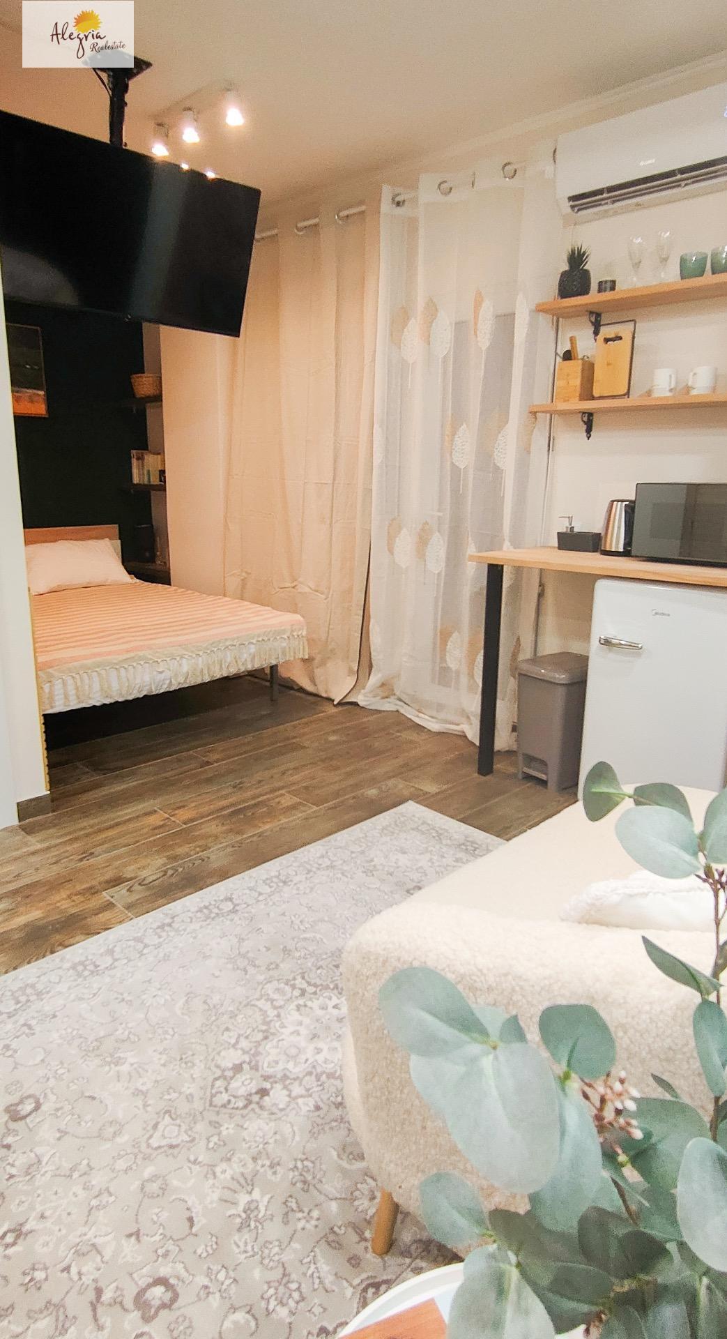 28-66 APARTHOTEL OF 4 COMPLETE FLATS WITH TOURIST LICENCE IN THE CENTRE OF ALICANTE FOR SALE