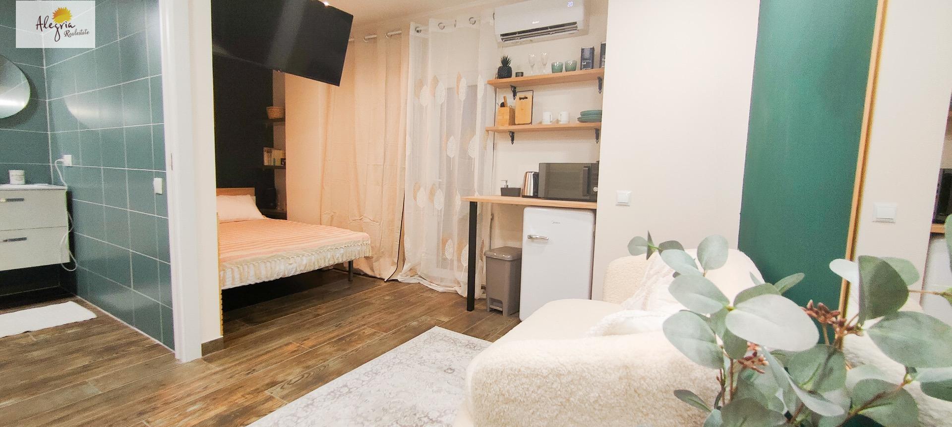 28-67 APARTHOTEL OF 4 COMPLETE FLATS WITH TOURIST LICENCE IN THE CENTRE OF ALICANTE FOR SALE