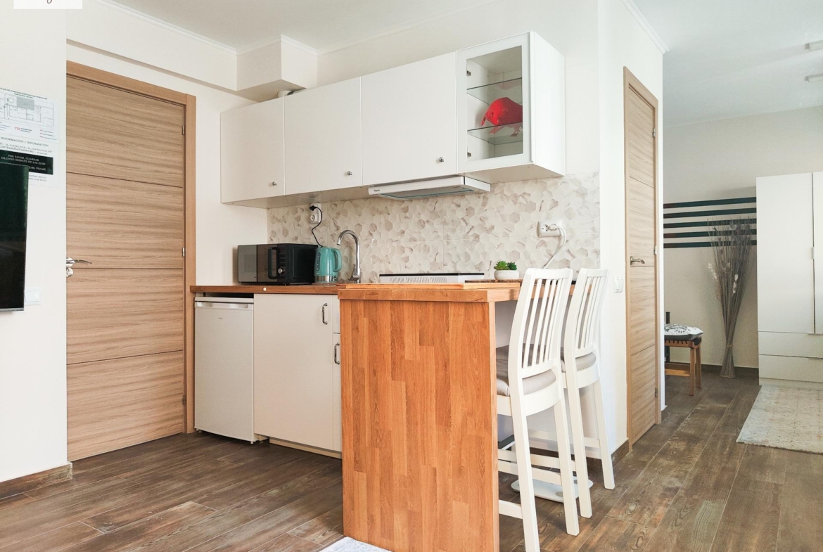 APARTHOTEL OF 4 COMPLETE FLATS WITH TOURIST LICENCE IN THE CENTRE OF ALICANTE FOR SALE