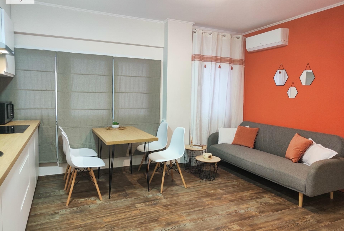 APARTHOTEL OF 4 COMPLETE FLATS WITH TOURIST LICENCE IN THE CENTRE OF ALICANTE FOR SALE