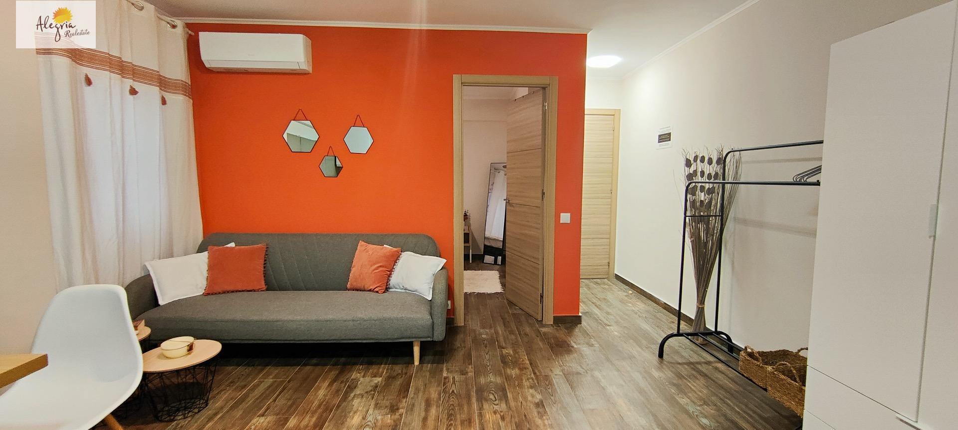 28-72 APARTHOTEL OF 4 COMPLETE FLATS WITH TOURIST LICENCE IN THE CENTRE OF ALICANTE FOR SALE