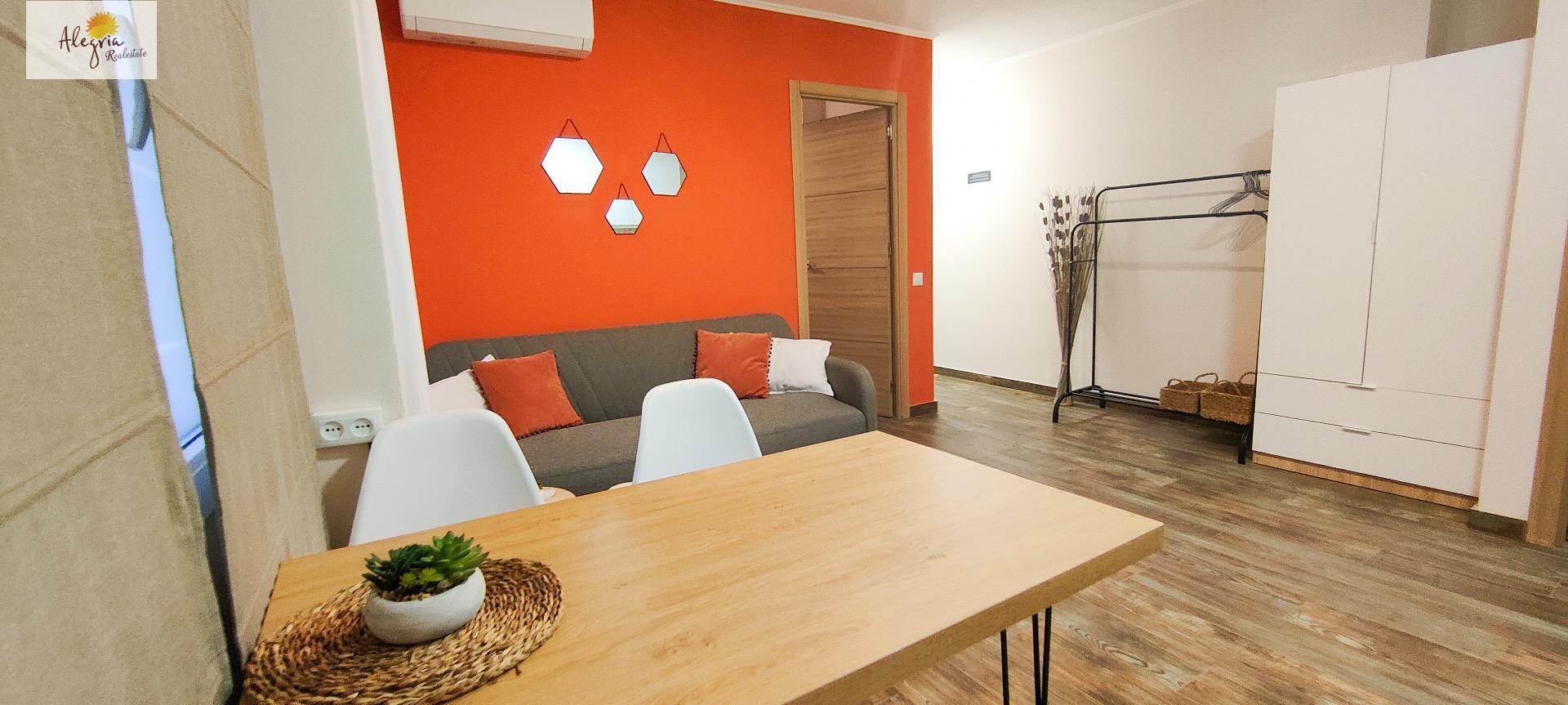 28-73 APARTHOTEL OF 4 COMPLETE FLATS WITH TOURIST LICENCE IN THE CENTRE OF ALICANTE FOR SALE