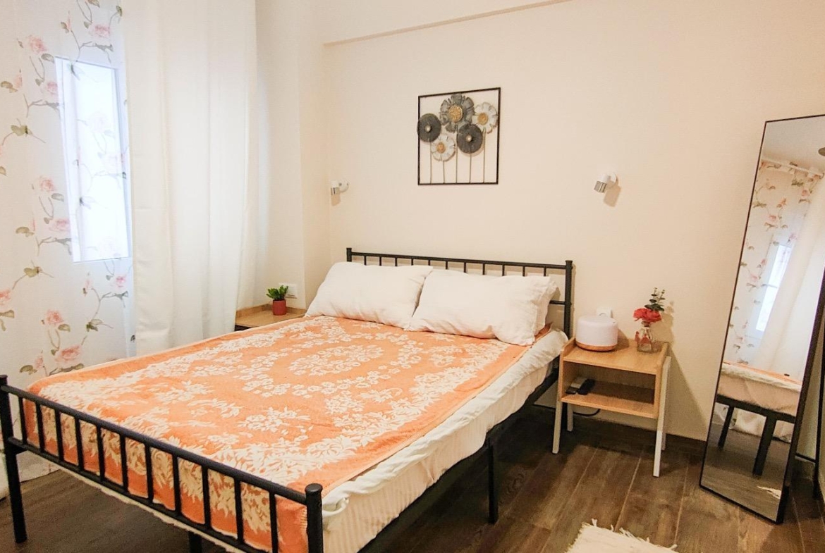 APARTHOTEL OF 4 COMPLETE FLATS WITH TOURIST LICENCE IN THE CENTRE OF ALICANTE FOR SALE