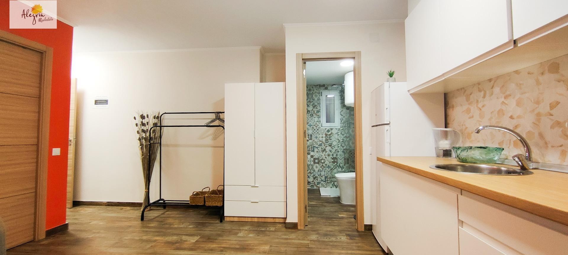 28-78 APARTHOTEL OF 4 COMPLETE FLATS WITH TOURIST LICENCE IN THE CENTRE OF ALICANTE FOR SALE