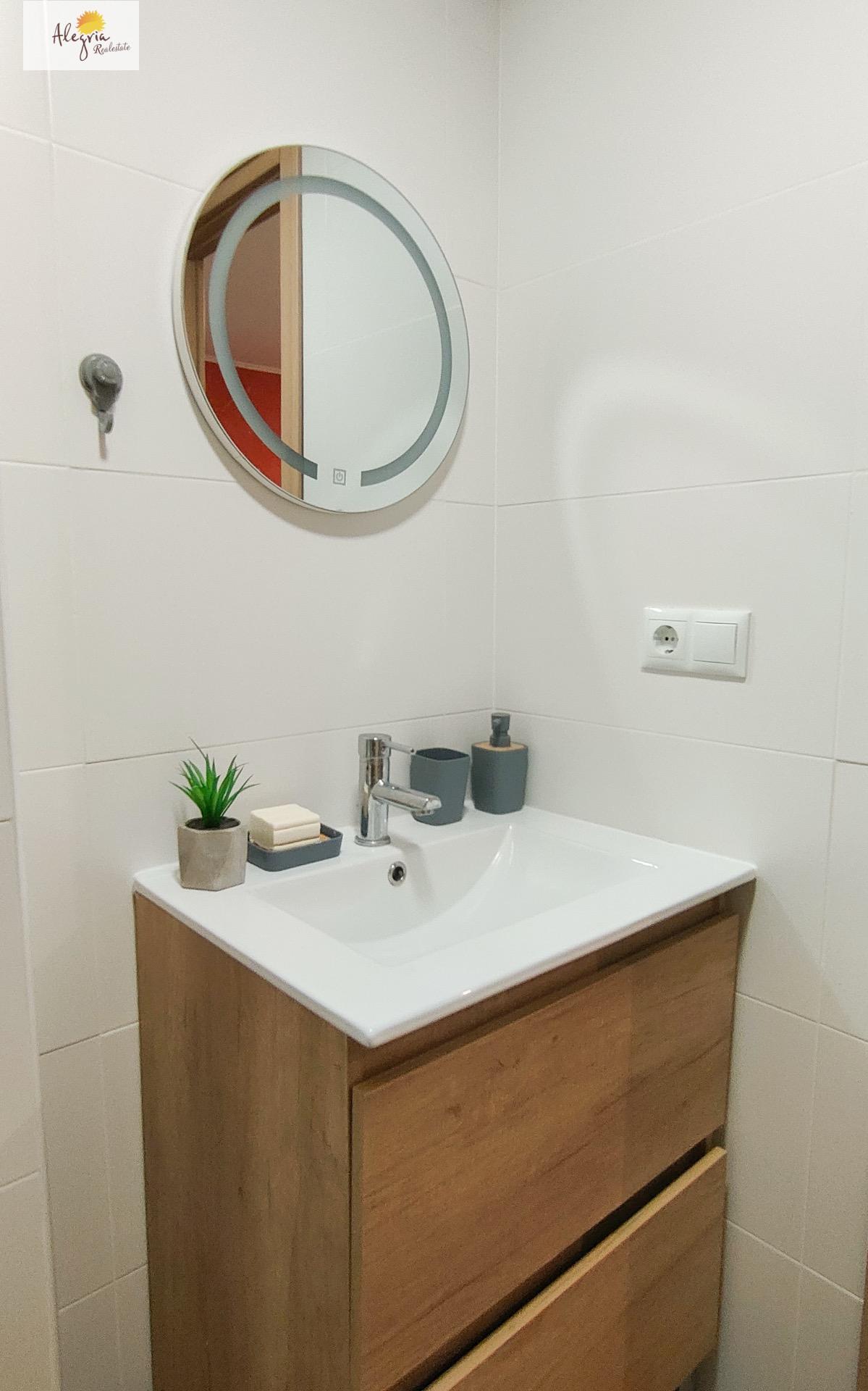 28-79 APARTHOTEL OF 4 COMPLETE FLATS WITH TOURIST LICENCE IN THE CENTRE OF ALICANTE FOR SALE